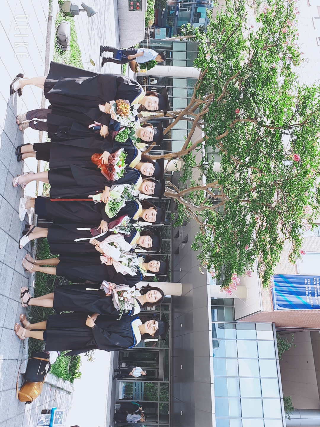 14졸업사진1.jpg 첨부 이미지
