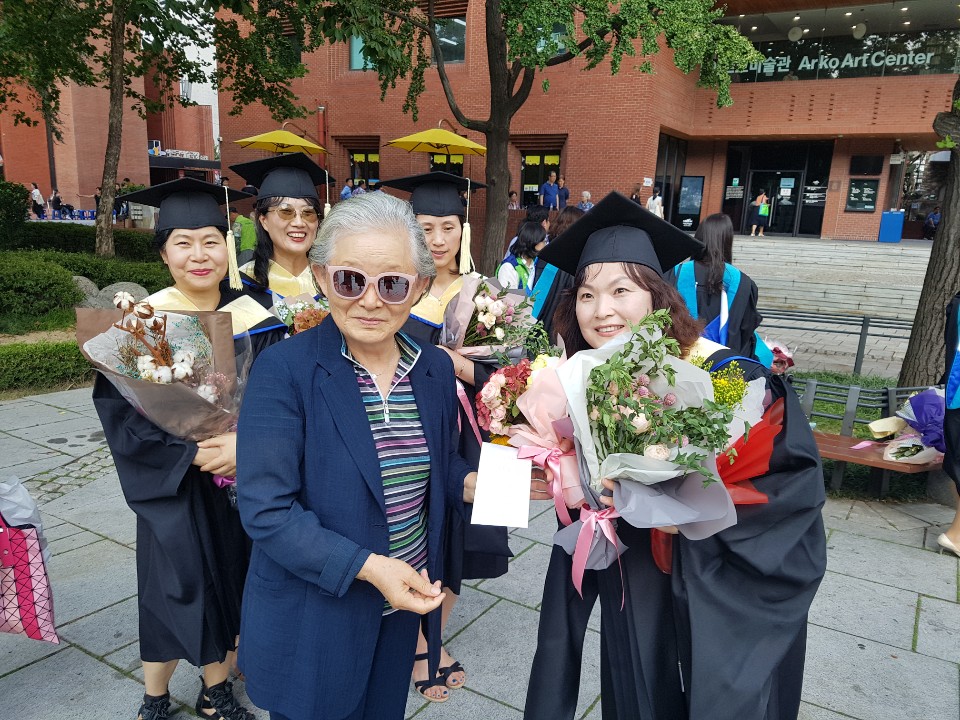 2019년 학위수여식 12대 총동문회장님.jpg 첨부 이미지
